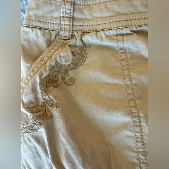 Croft & Barrow Khaki Embroidered Skort - Picture 6 of 7